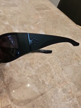 Men's Matte Black Sunglasses - Polarized Lens